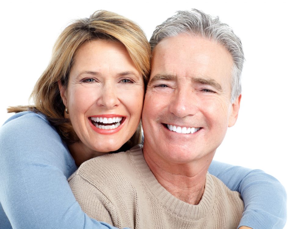 Happy smiles with cosmetic dentures